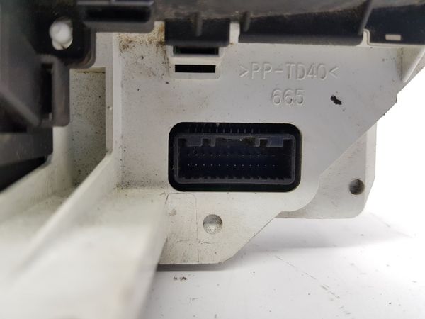 Speedometer/Instrument Cluster Toyota Yaris 83800-0DJ00 838000DJ00 26446