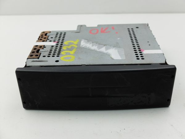 Cd Radio Player  Tuner Renault 8200205833 RENRAT120-52