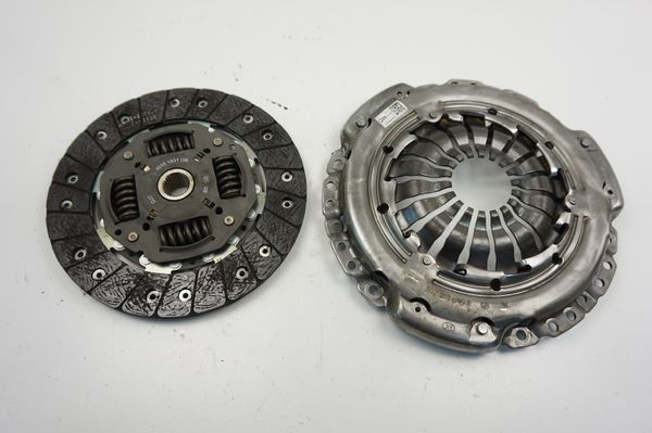Clutch Kit 123107421R 302058324R Luk Renault Dacia 1.5 dci