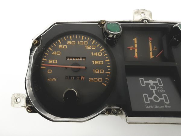 Speedometer/Instrument Cluster Mitsubishi Pajero 769904-993 MB832131 30008