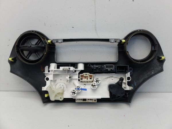 Heating Climate Control Panel Unit   758277 758268-701D Toyota Yaris