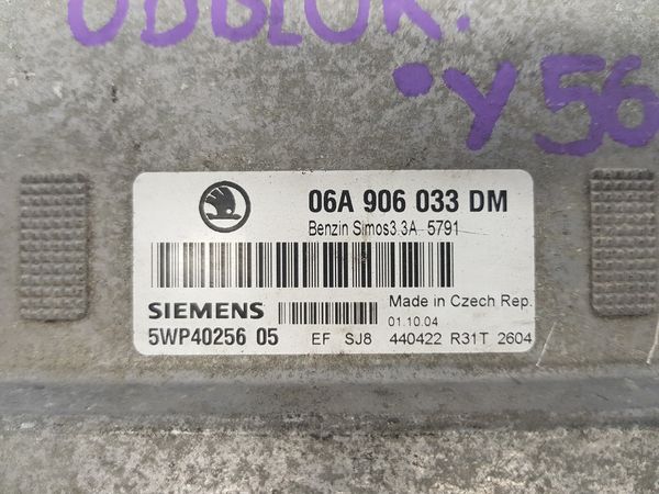 Engine Controller  06A906033DM 5WP40256 Skoda Siemens