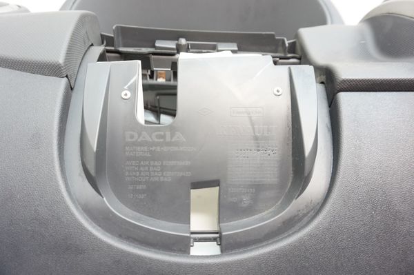 Dashboard  Dacia Sandero 8200738433 2008-2012