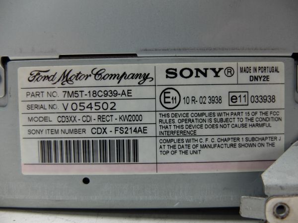 Cd Radio Player  Ford 7M5T-18C939-AE CDX-FS214AE Sony