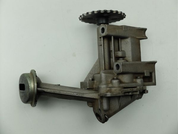 Oil Pump  1,4 1,6 7700600574 Renault Dacia