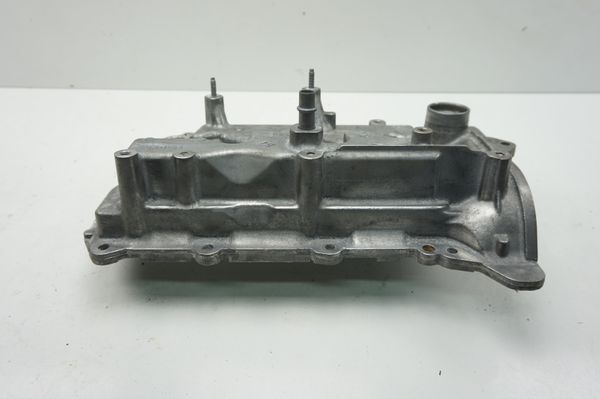 Valve Cover  132647109R 132648636R 0,9 TCE Renault Dacia  