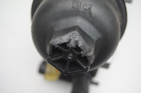 Oil Filter Housing  152085948R 1,6 dci Renault 152081926R	