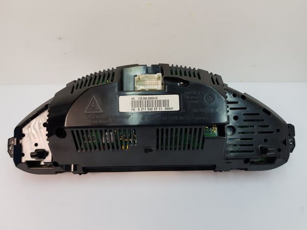 Speedometer/Instrument Cluster  Mercedes E W211 A2115405711 110080250015