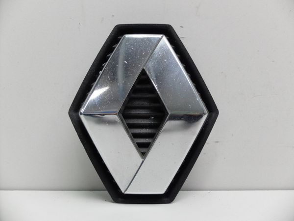 Emblem Front Renault Megane II 8200115115