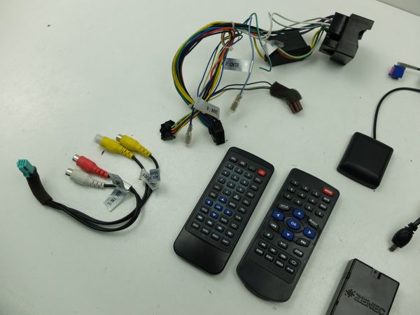 Cd Radio Player  Navi DVD BT Zenec ZE-NC2010 Windows VW