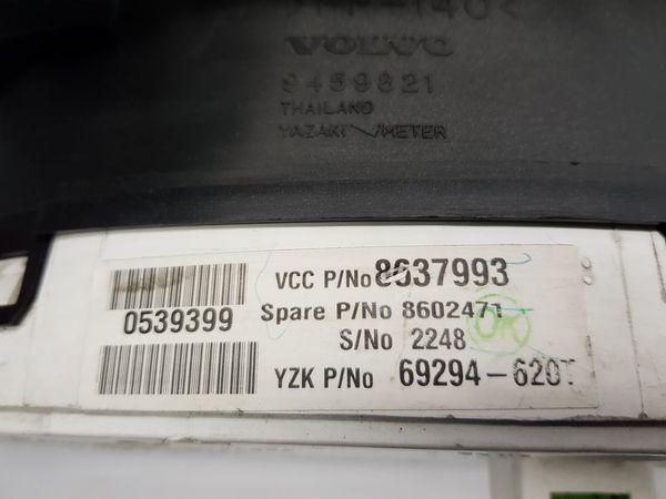 Speedometer/Instrument Cluster  Volvo S60 V70 8637993 69294-620T