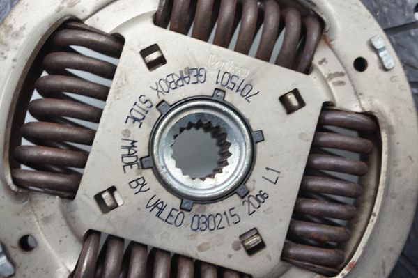 Clutch Kit Valeo 1.6 HDI Peugeot 207 307 407