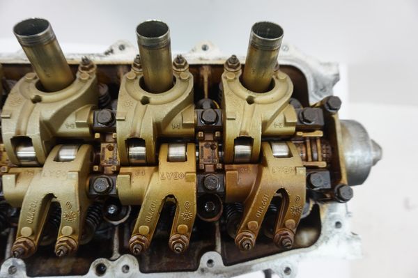 Cylinder Head  7711497415 8200797330 D4F 1,2 16v Dacia Logan Sandero Renault  Clio 3 Modus 1041