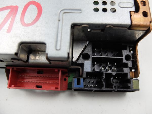Cd Radio Player  Tuner Renault 8200205833 RENRAT120-52