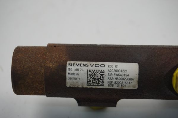 Injection Rail Siemens VDO 8200815617 5WS40154 Renault 1.5 DCI