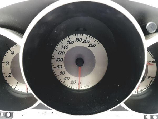 Speedometer/Instrument Cluster Mazda 3 8LBS3PA 29992