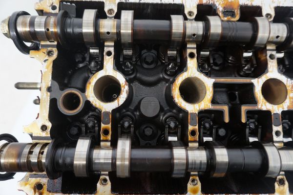 Cylinder Head 7711135172 F4R770 2.0 16V Renault Megane 2 Scenic 2 145000km
