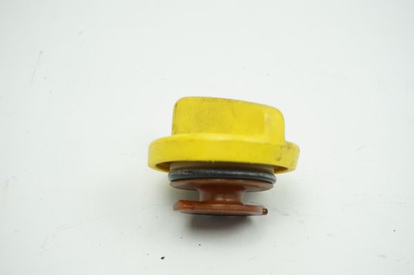 Oil Filler Plug  8200639421 7700110771 1,2 Renault Dacia