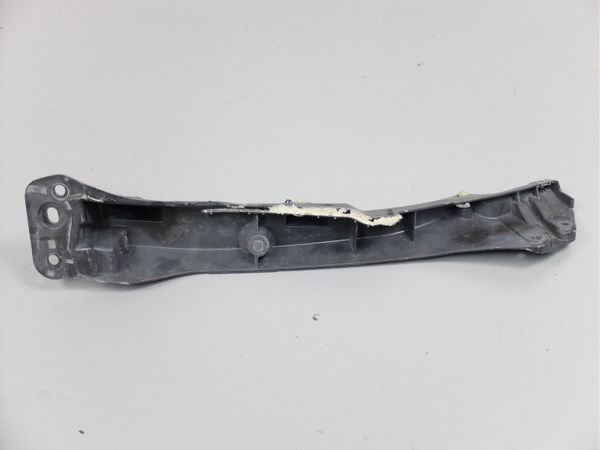 Wing Fixing Right Front Clio III 8200314931 Renault