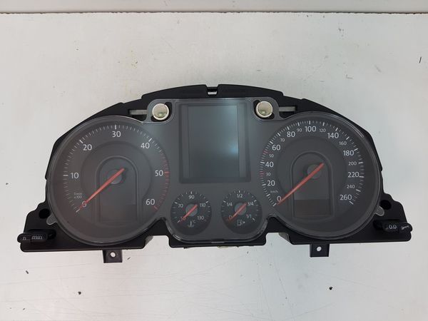 Speedometer/Instrument Cluster  VW Passat B6 3C0920871 A2C53144889