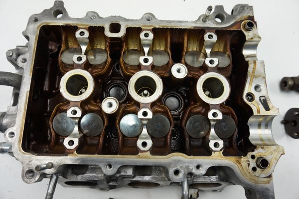 Cylinder Head  1KR-FE 1,0 12v C1 107 Aygo Yaris 1090 Citroen Peugeot Toyota