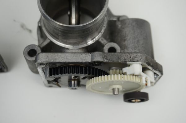 Air Throttle Body  7701062300 A2C53107575 1,9 2,5 dci Siemens VDO Renault 