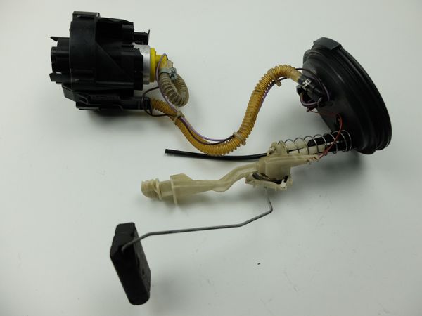 Fuel Pump  BMW 5 E39 1182954 Geber Diesel 1058