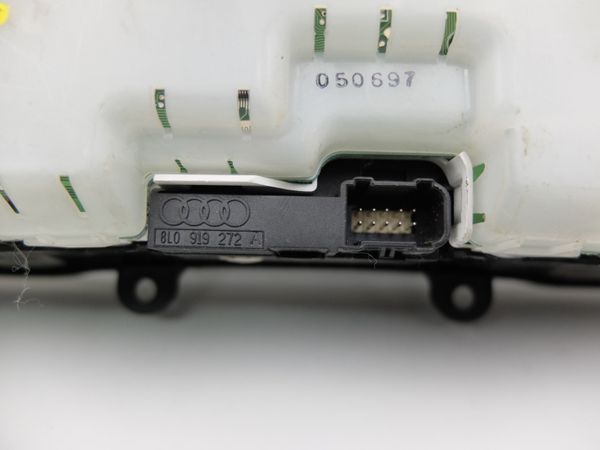 Speedometer/Instrument Cluster  Audi A6 C5 4B0919860L 8L0919272A