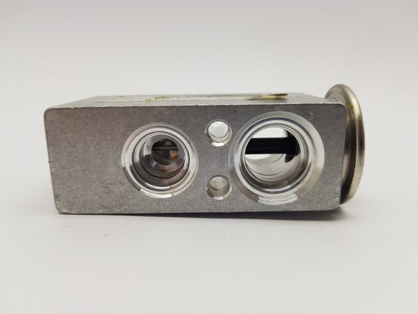 Air Conditioning Expansion Valve Clio 4 T1028431W 922708208R Renault