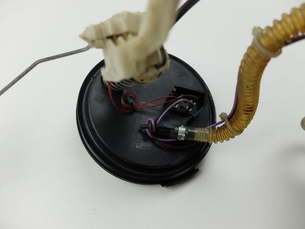 Fuel Pump  BMW 5 E39 1182954 Geber Diesel 1058