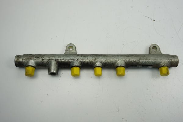Injection Rail 8200347174 0445214015 1.9 dci Bosch Renault