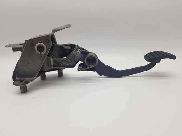 Clutch Pedal Clio 3 8200510910 Renault