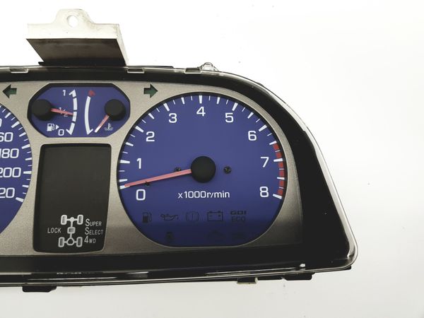 Speedometer/Instrument Cluster Mitsubishi Montero MR381643 Denso 30014