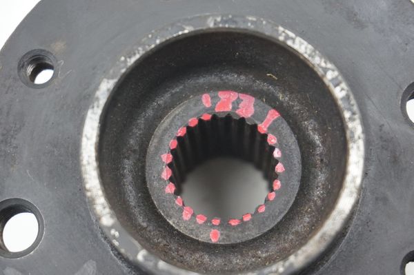 Wheel Hub  Front 402027463R Renault Twingo 2 