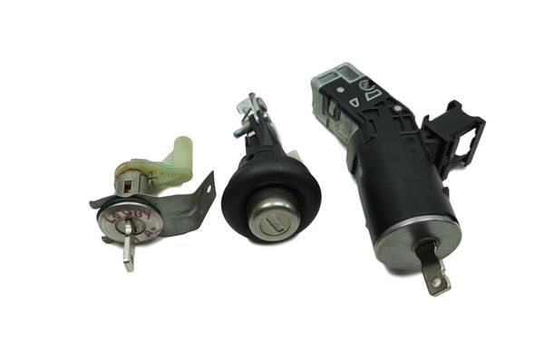 Ignition Switch  487009602R Dacia Lodgy 905025129R 806010423R