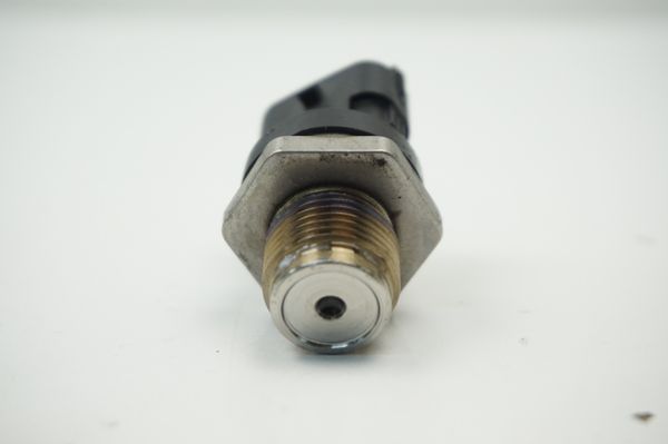 Fuel Pressure Sensor 0281002921 7701068401 Bosch 1.9 DCI Renault Megane 2