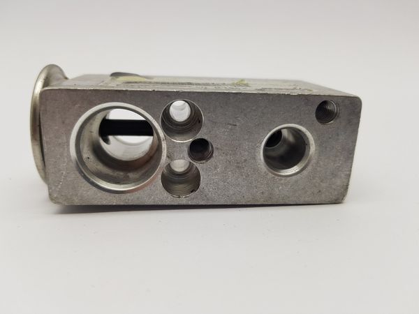 Air Conditioning Expansion Valve Clio 4 T1028431W 922708208R Renault