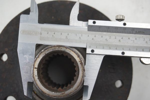 Wheel Hub  Front 402027463R Renault Twingo 2 
