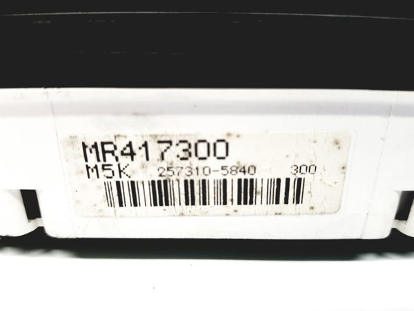 Speedometer/Instrument Cluster Mitsubishi Pajero MR417300 30010