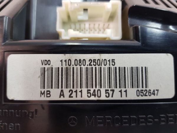 Speedometer/Instrument Cluster  Mercedes E W211 A2115405711 110080250015