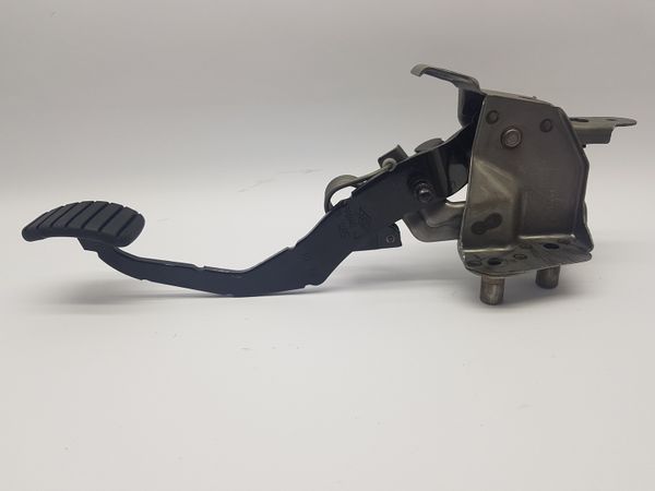Clutch Pedal Clio 3 8200510910 Renault