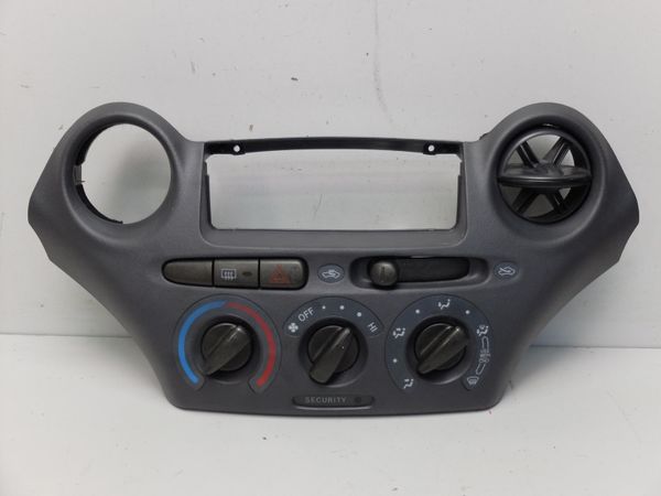 Heating Climate Control Panel Unit   758277 758268-701D Toyota Yaris